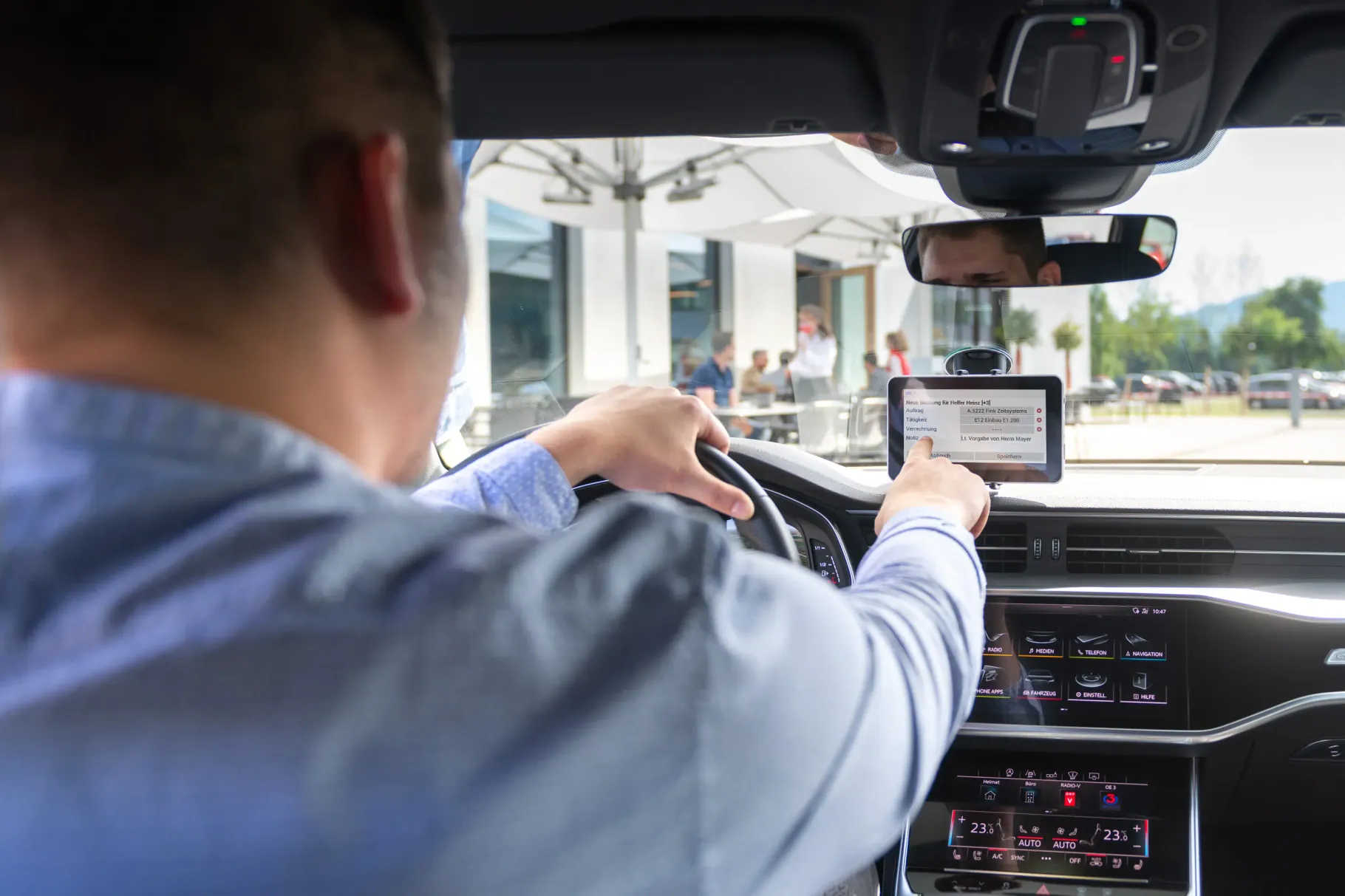 Auftragszeiterfassung am Fahrzeug-Tablet