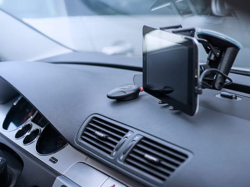 Fahrzeugerfassung am Tablet im Fahrzeug